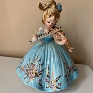 Josef original musical girl playing violin